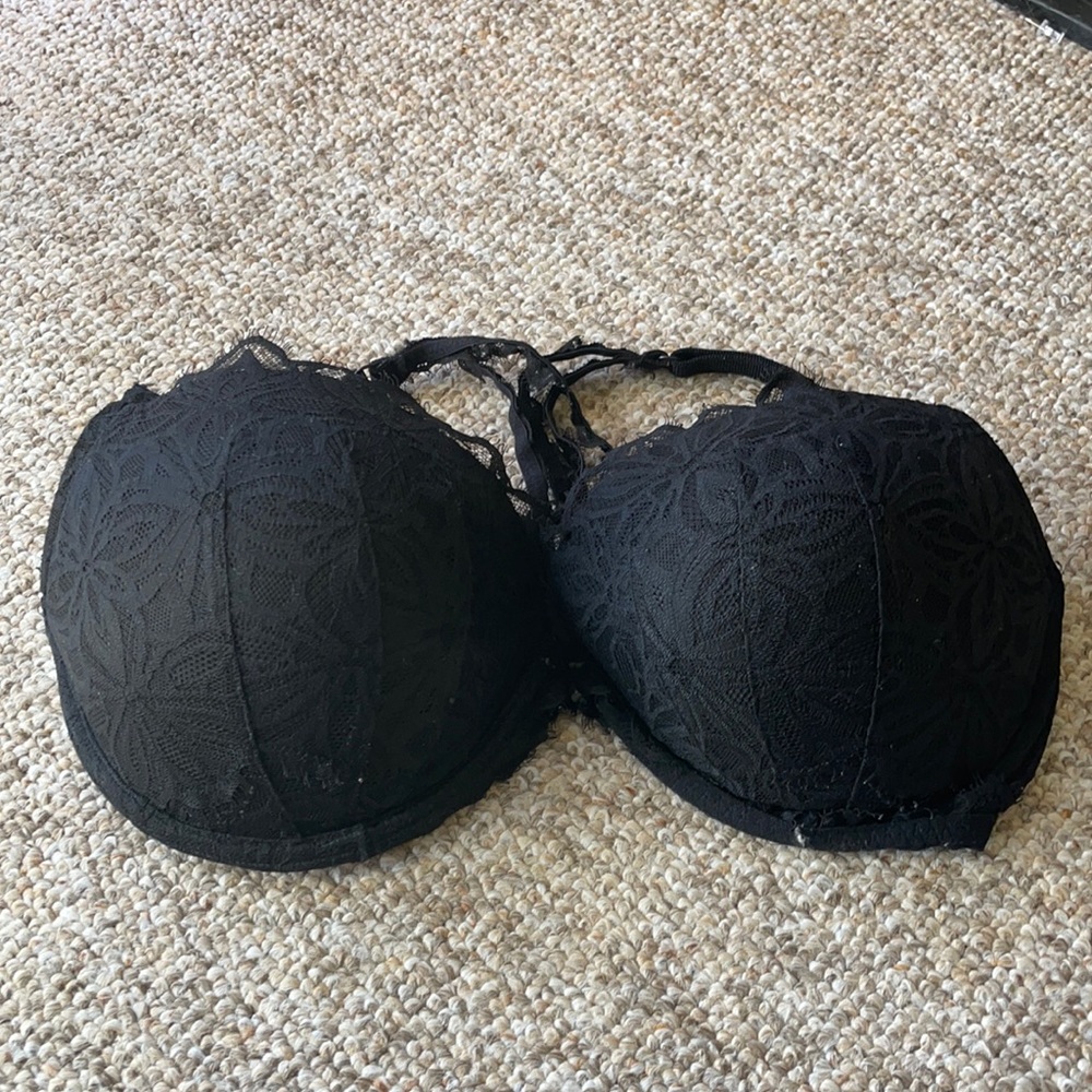 Victoria’s Secret-Pink bra